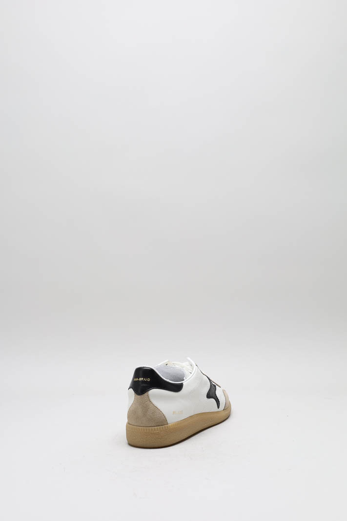 zoom in on Wit Sneaker image Wit Sneaker image