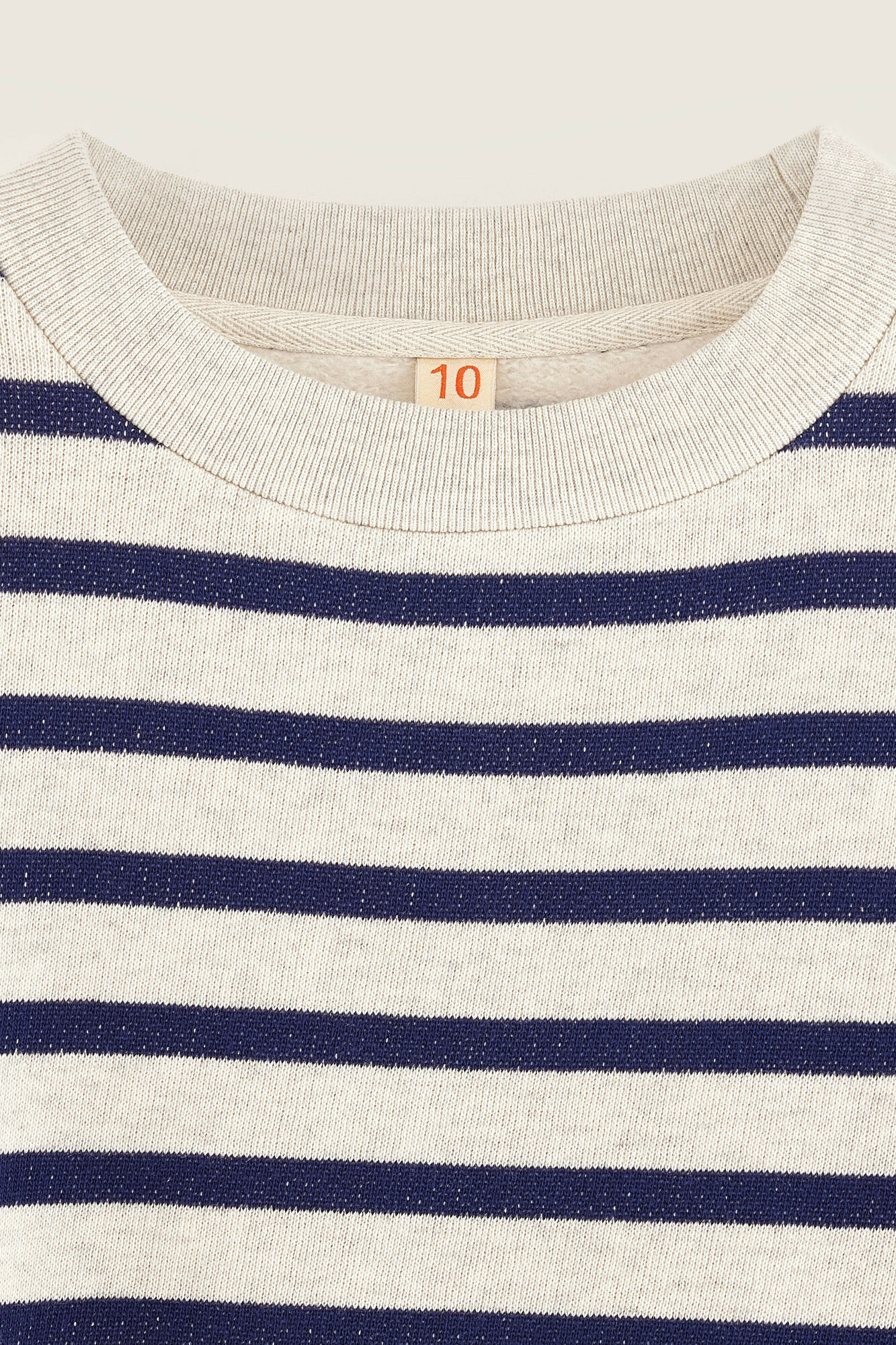 zoom in on Blauw Sweater image Blauw Sweater image
