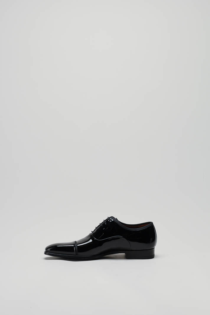 zoom in on Zwart Veterschoen image Zwart Veterschoen image