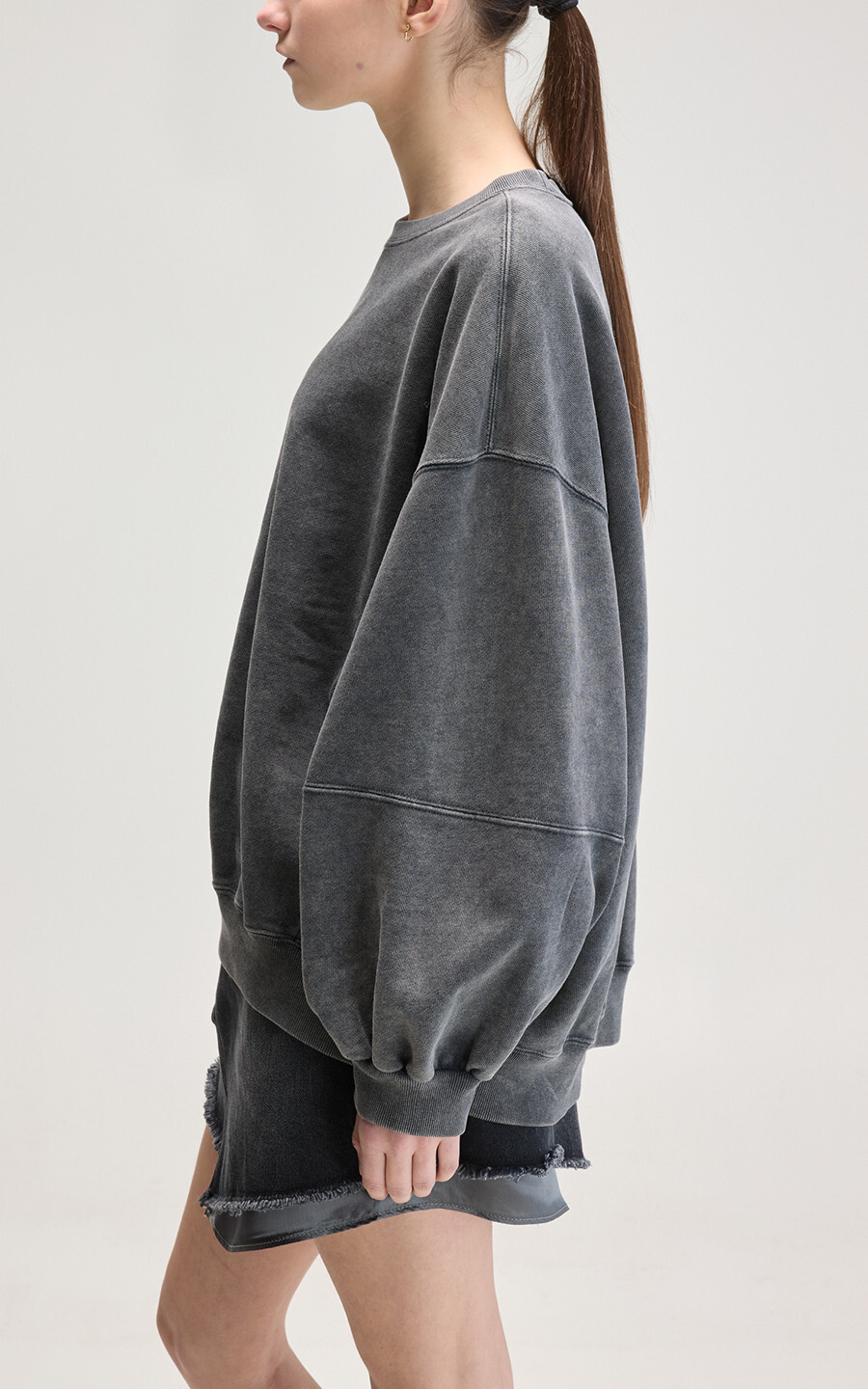 zoom in on Donkergrijs Sweater/trui image Donkergrijs Sweater/trui image