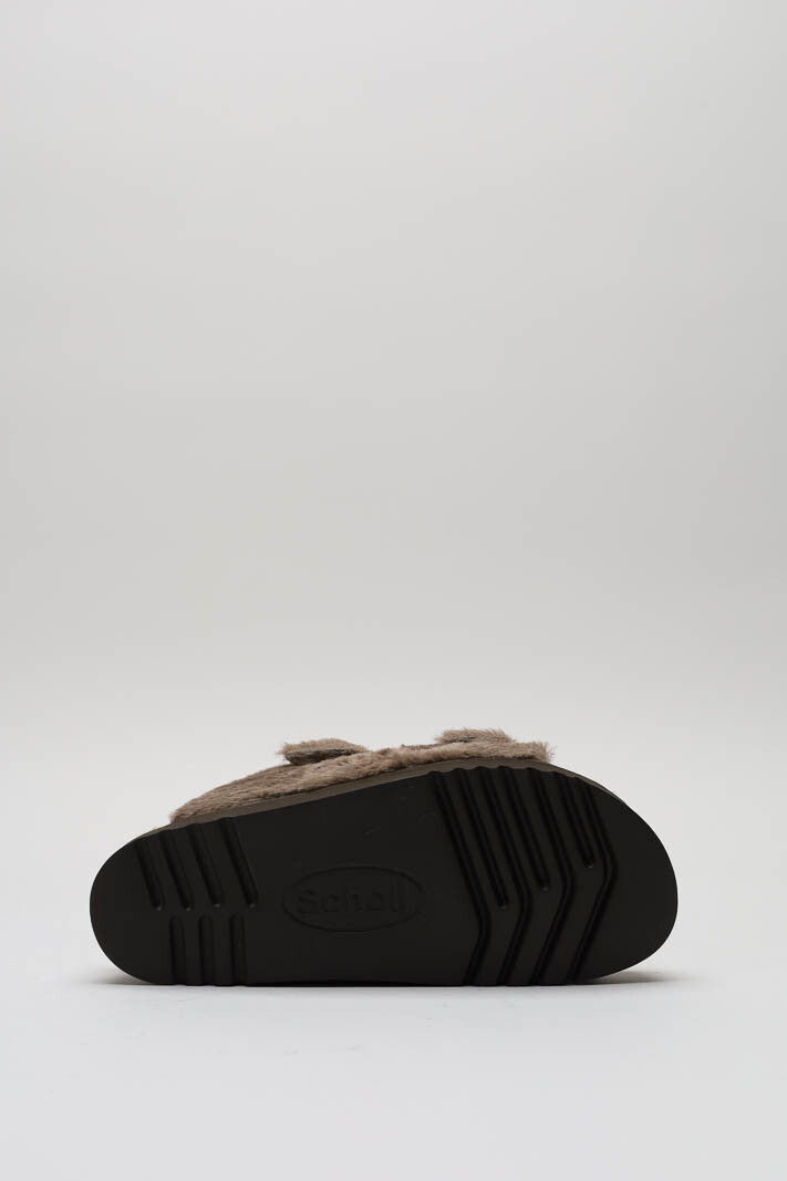 zoom in on Bruin Slipper image Bruin Slipper image