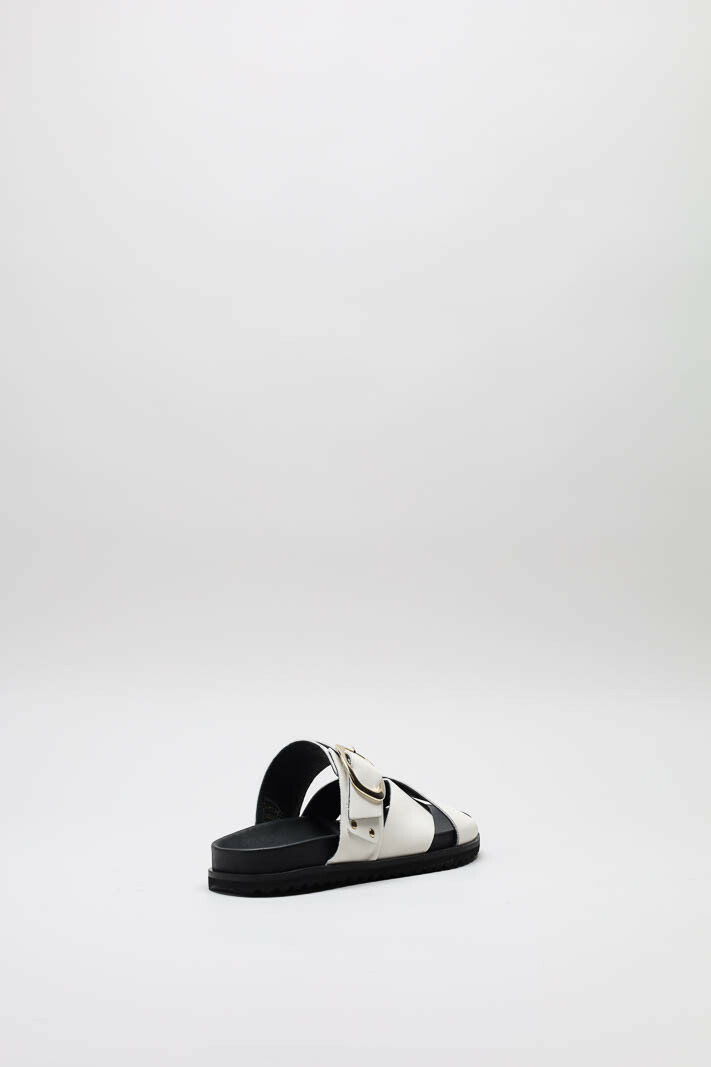 zoom in on Wit Slipper image Wit Slipper image