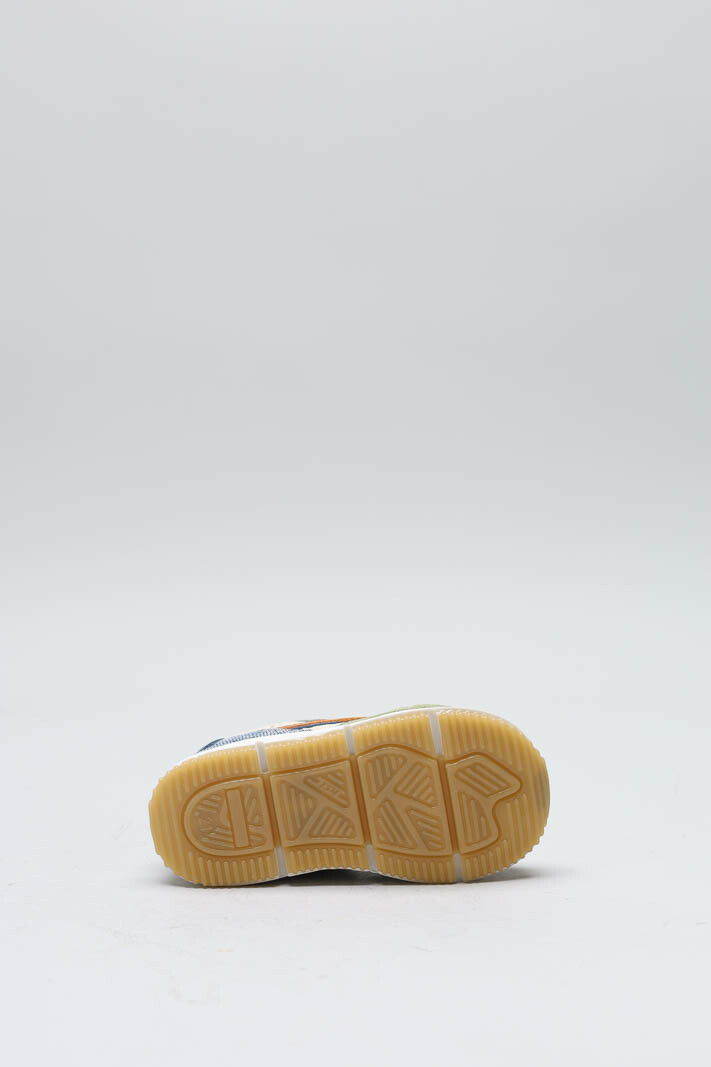 zoom in on Blauw Sneaker image Blauw Sneaker image