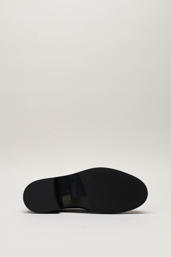 zoom in on Zwart Mocassin image Zwart Mocassin image