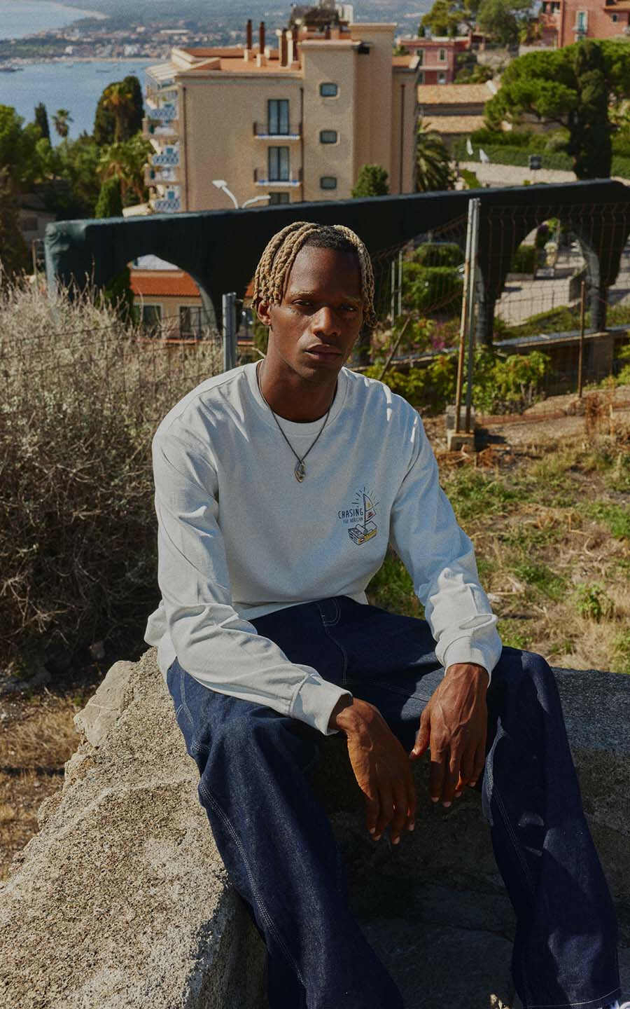 zoom in on Wit Sweater image Wit Sweater image