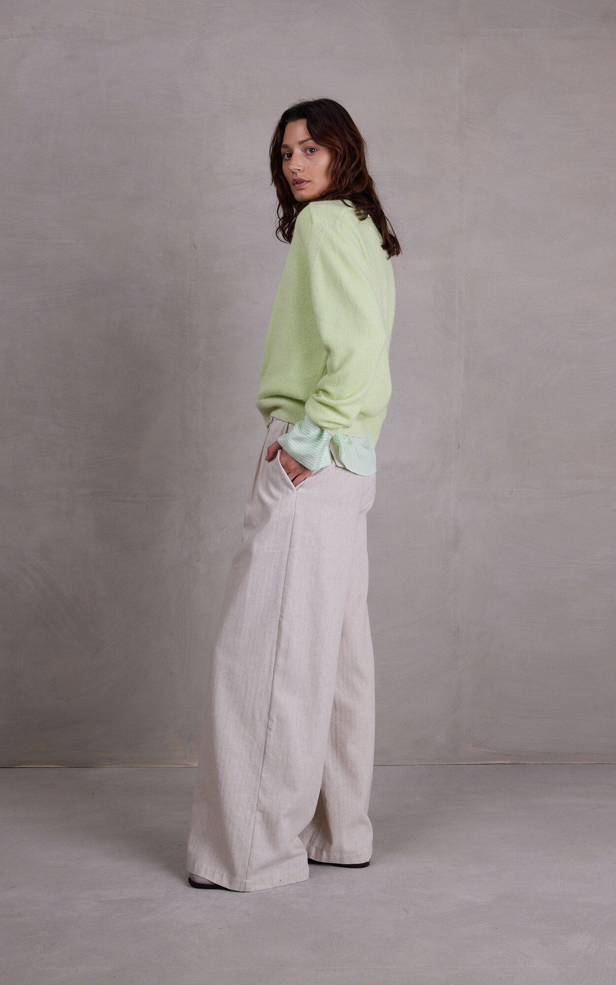 zoom in on Lichtgroen Sweater/trui image Lichtgroen Sweater/trui image