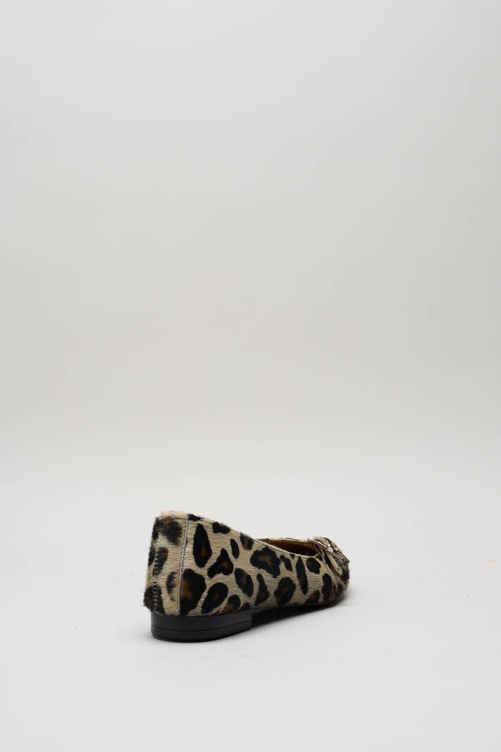 Beige Ballerina image