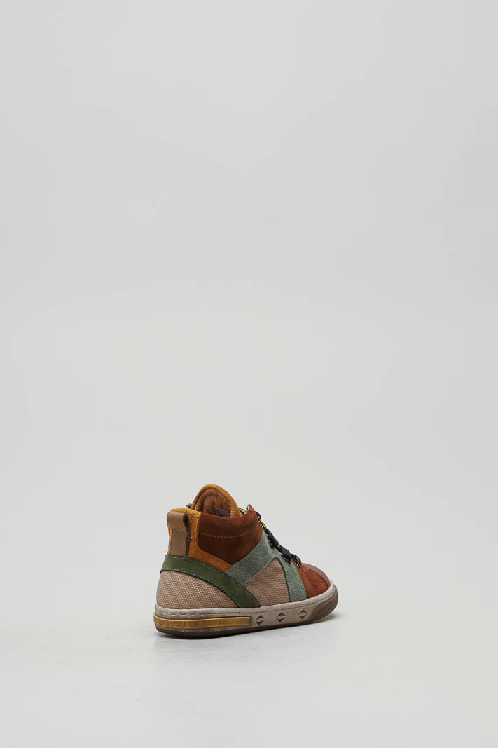 zoom in on Bruin Sneaker image Bruin Sneaker image