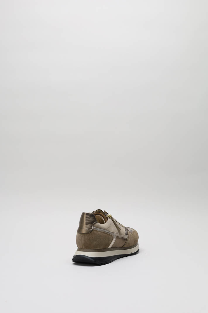 zoom in on Bruin Sneaker image Bruin Sneaker image