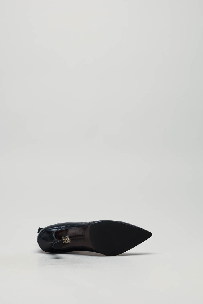 zoom in on Zwart Enkellaars hak image Zwart Enkellaars hak image