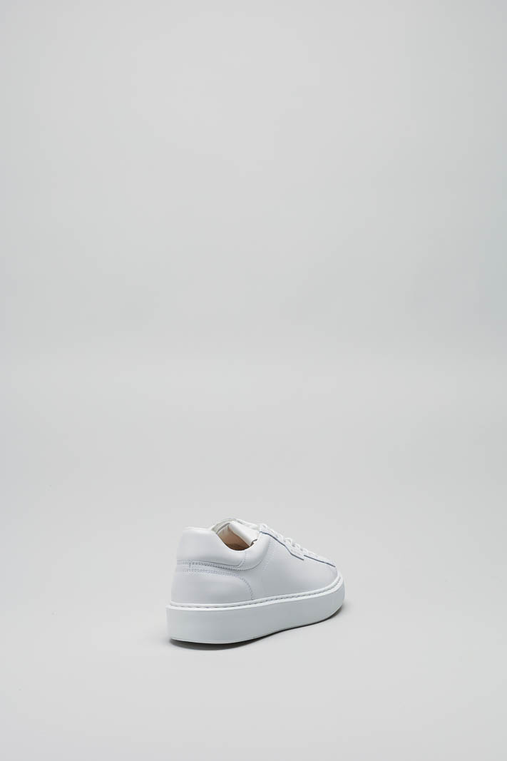 zoom in on Wit Sneaker image Wit Sneaker image