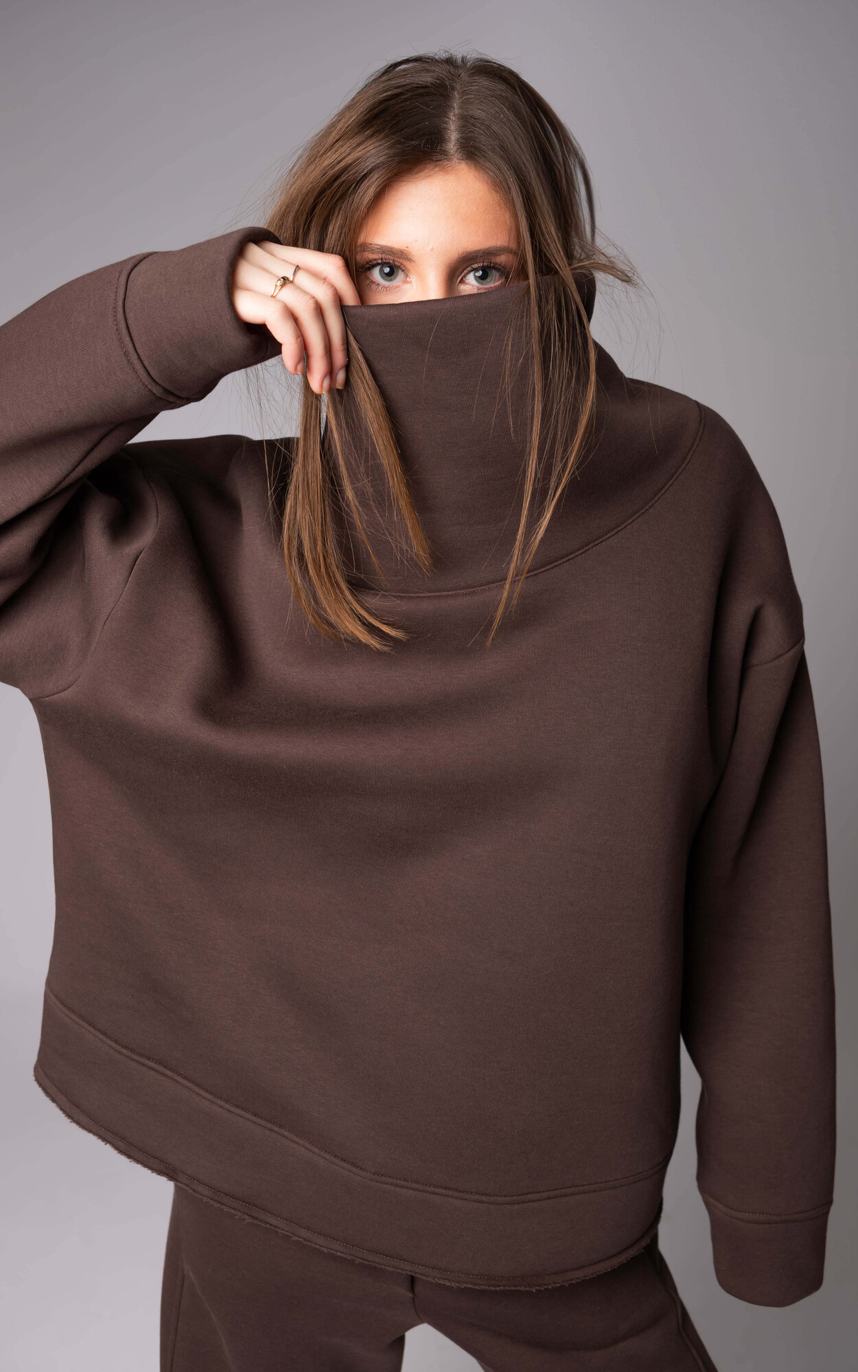 zoom in on Bruin Sweater/trui image Bruin Sweater/trui image