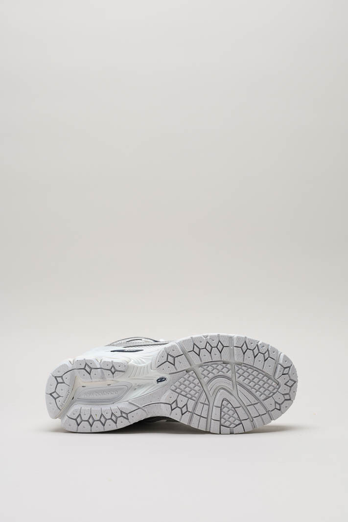 zoom in on Wit Sneaker image Wit Sneaker image
