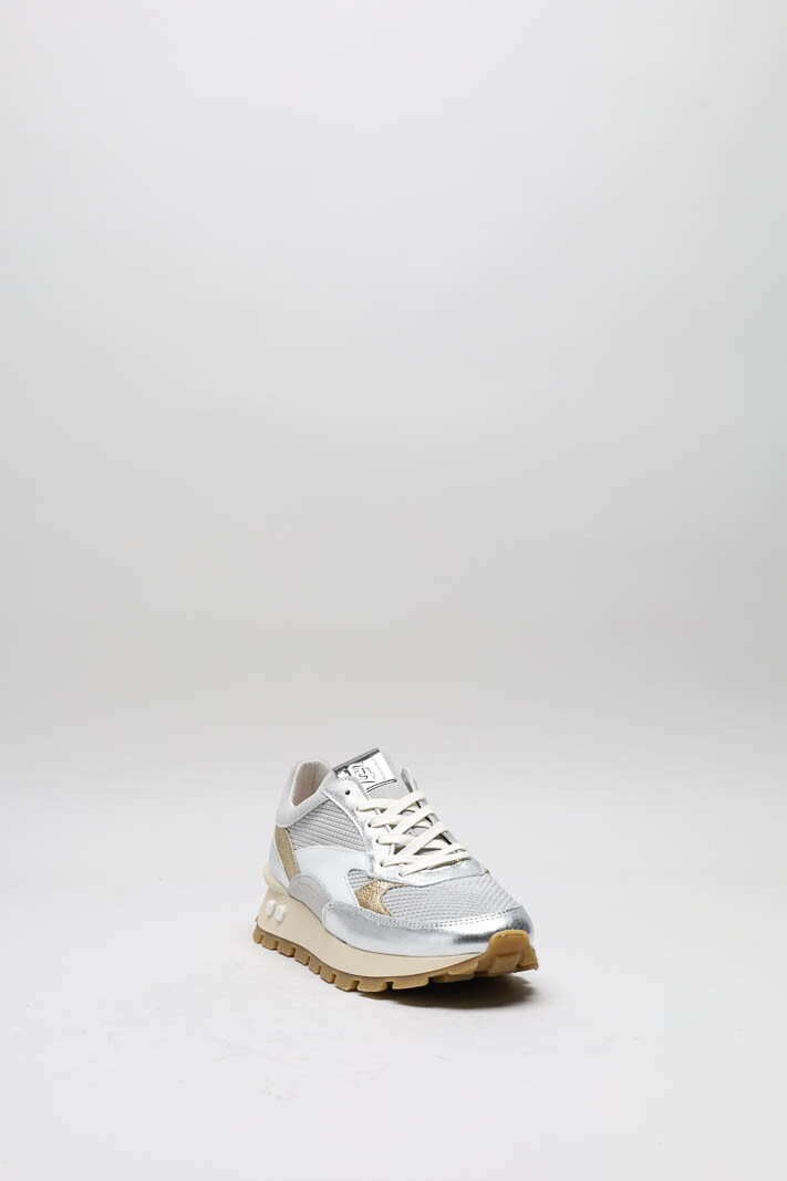 zoom in on Zilver Sneaker image Zilver Sneaker image