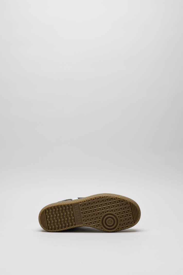 zoom in on Platina Sneaker image Platina Sneaker image