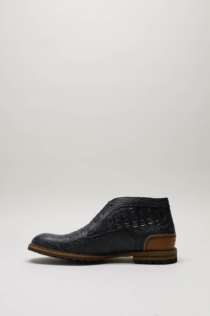 zoom in on Blauw Veterschoen hoog image Blauw Veterschoen hoog image
