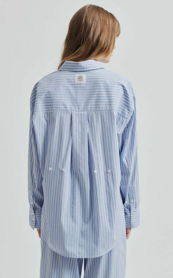 zoom in on Blauw Hemd image Blauw Hemd image
