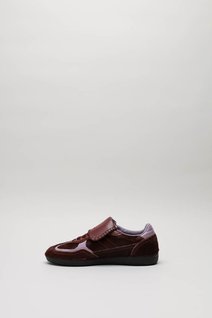 Bordeaux Sneaker image