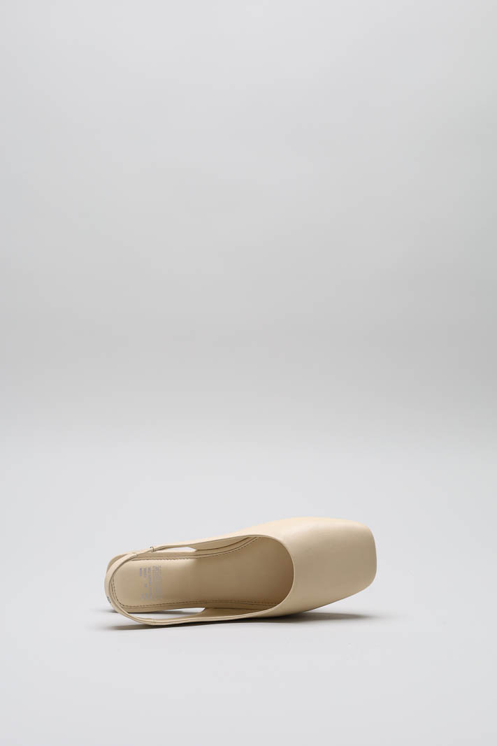 zoom in on Nude Ballerina image Nude Ballerina image