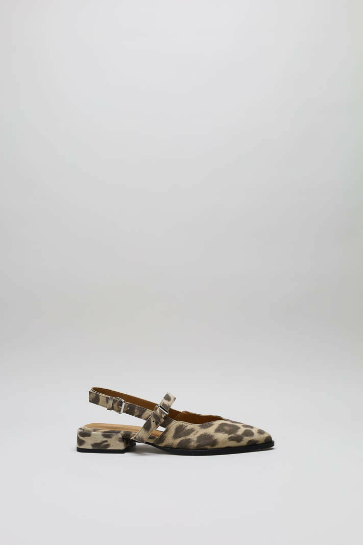 Beige Mocassin