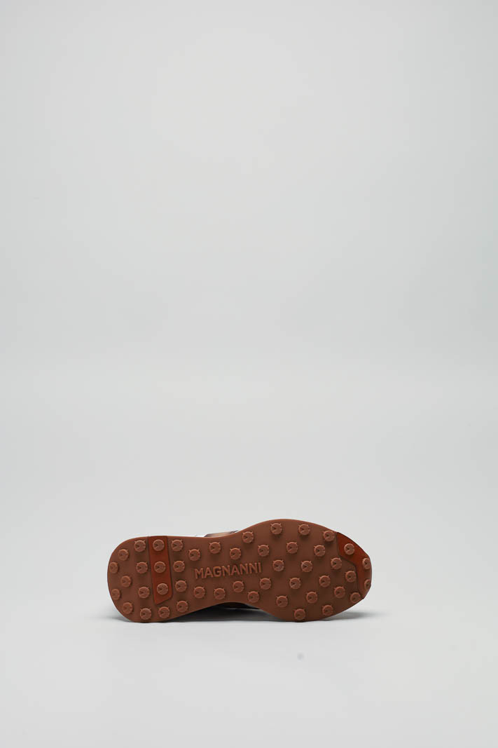 zoom in on Wit Sneaker image Wit Sneaker image