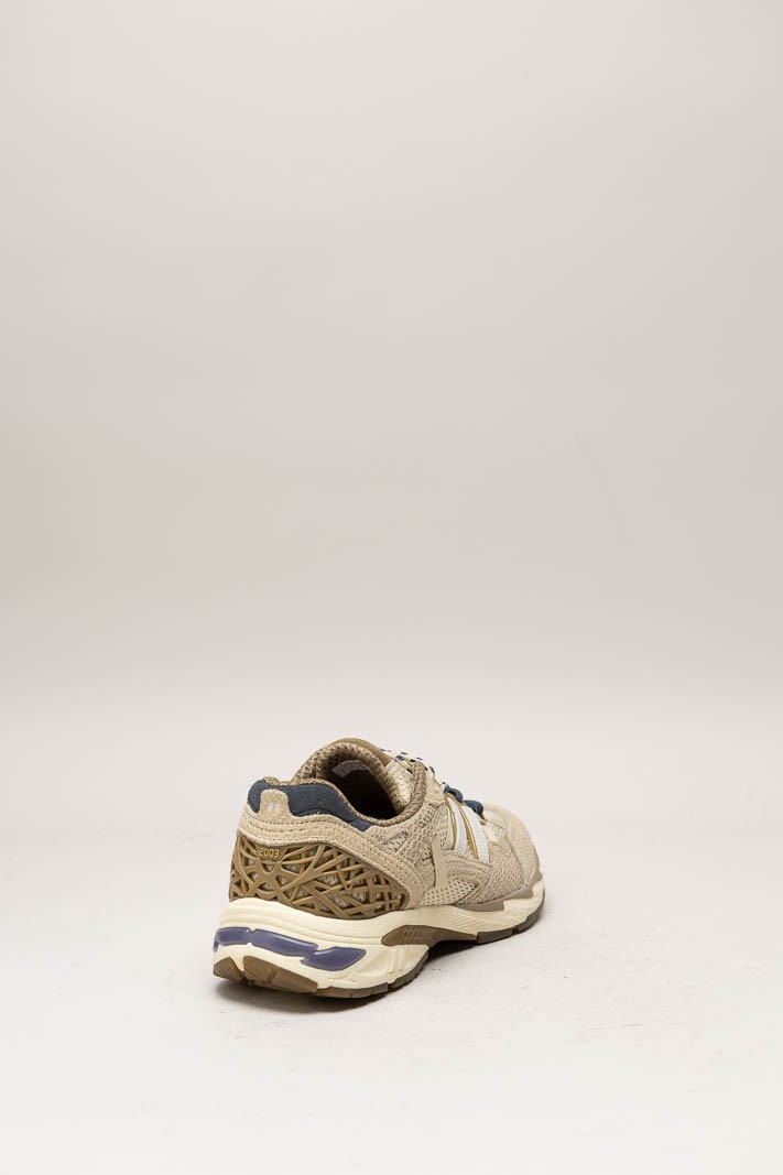 Beige Sneaker image