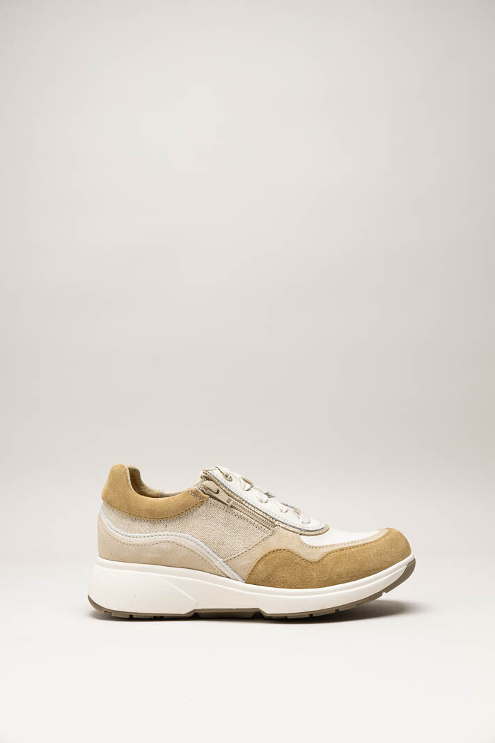Beige Sneaker