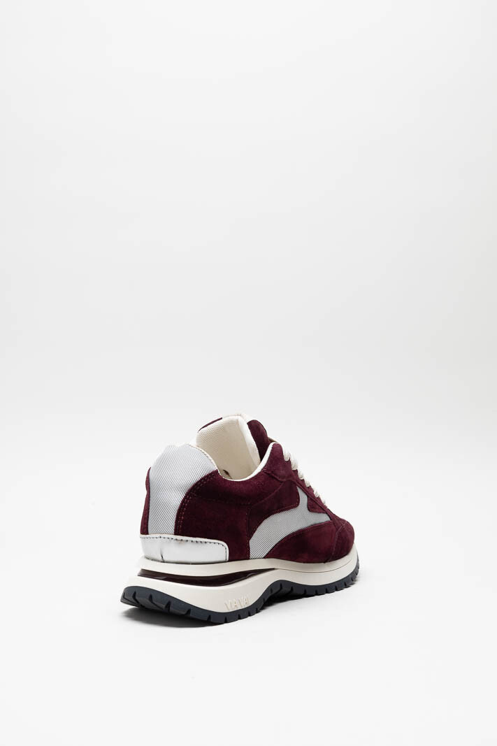 Bordeaux Sneaker image