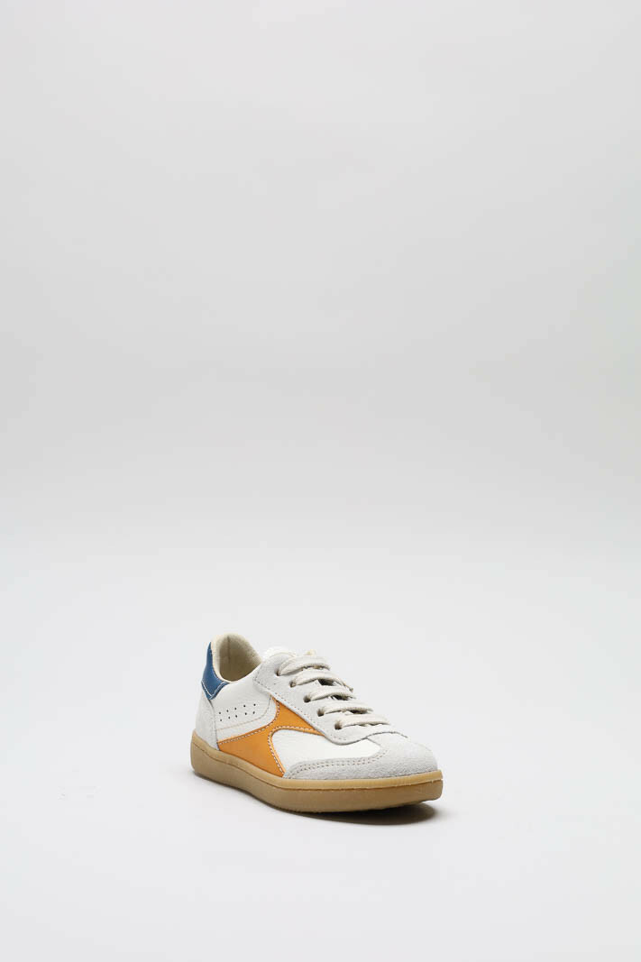 zoom in on Oranje Sneaker image Oranje Sneaker image