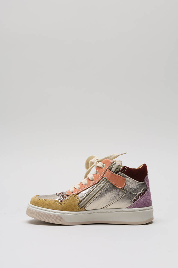 zoom in on Goud Sneaker image Goud Sneaker image