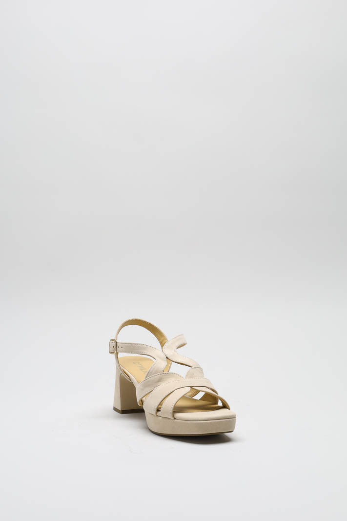 zoom in on Beige Sandaal hak image Beige Sandaal hak image
