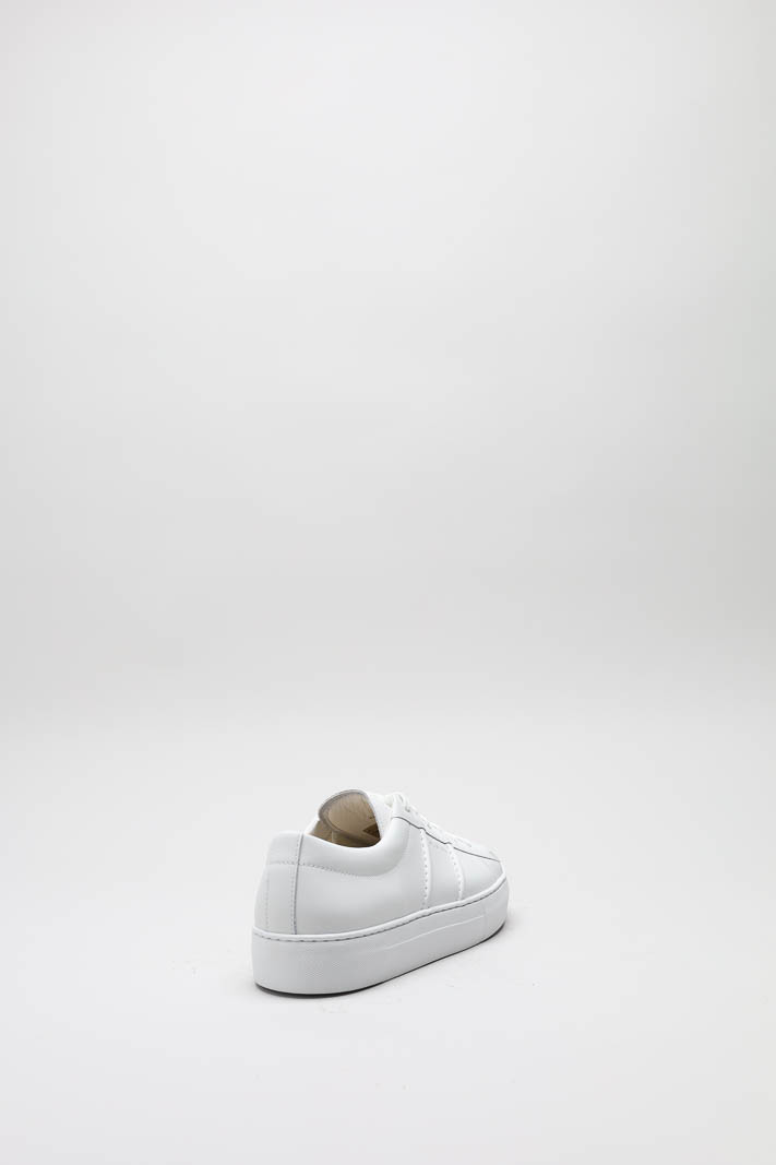 zoom in on Wit Sneaker image Wit Sneaker image