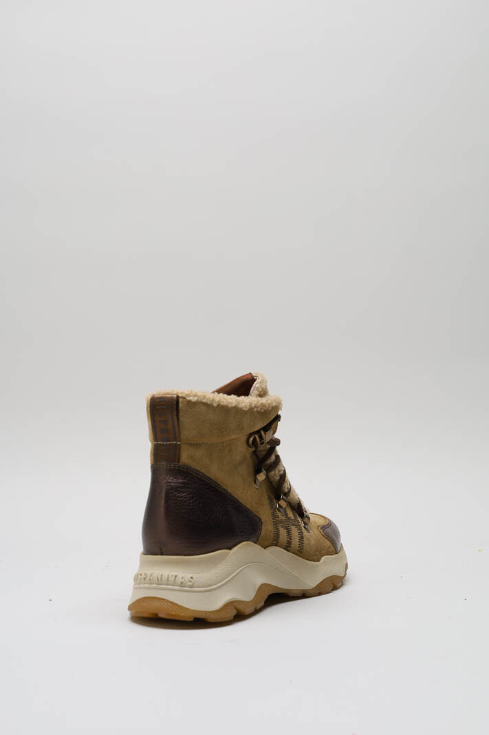 Camel Sneaker image
