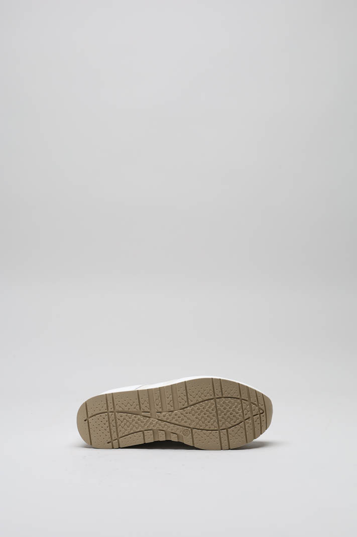 zoom in on Wit Sneaker image Wit Sneaker image
