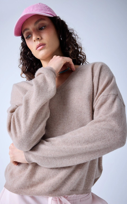 zoom in on Beige Sweater/trui image Beige Sweater/trui image
