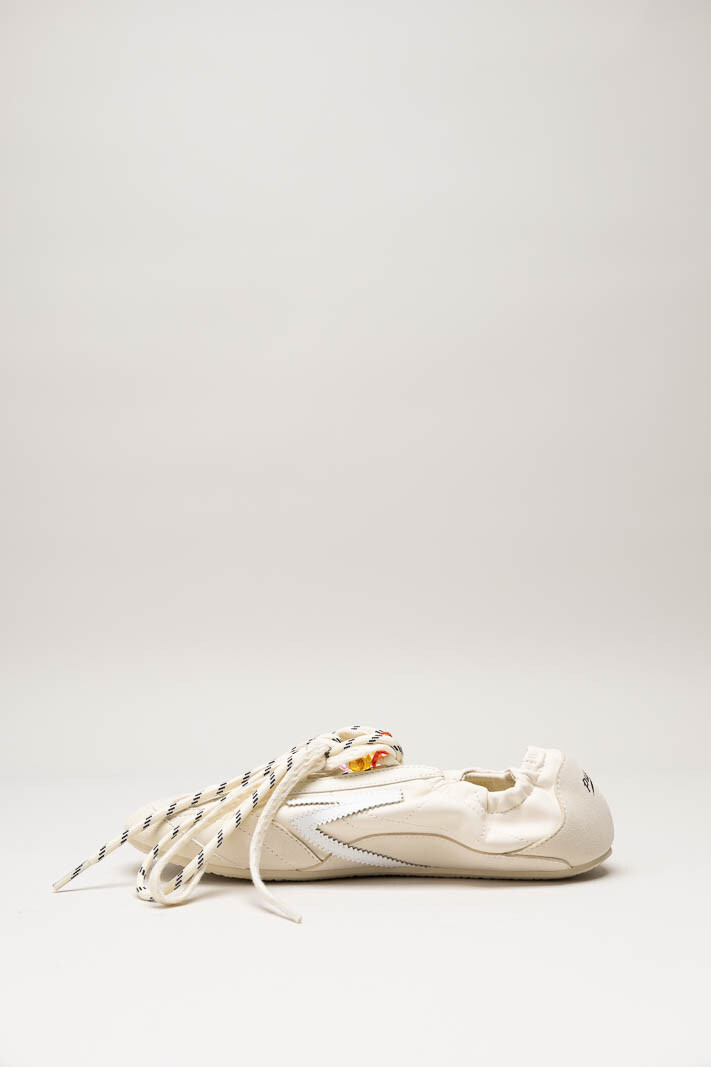 Lichtbeige Sneaker image