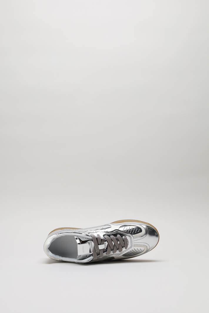 zoom in on Zilver Sneaker image Zilver Sneaker image