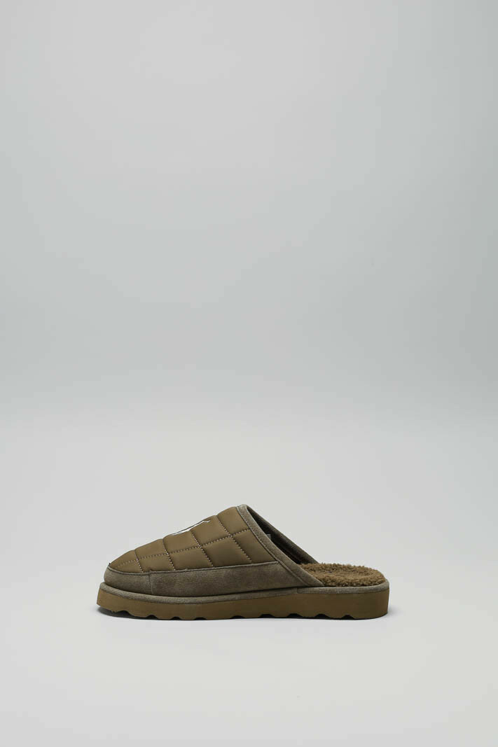 zoom in on Kaki Pantoffel image Kaki Pantoffel image