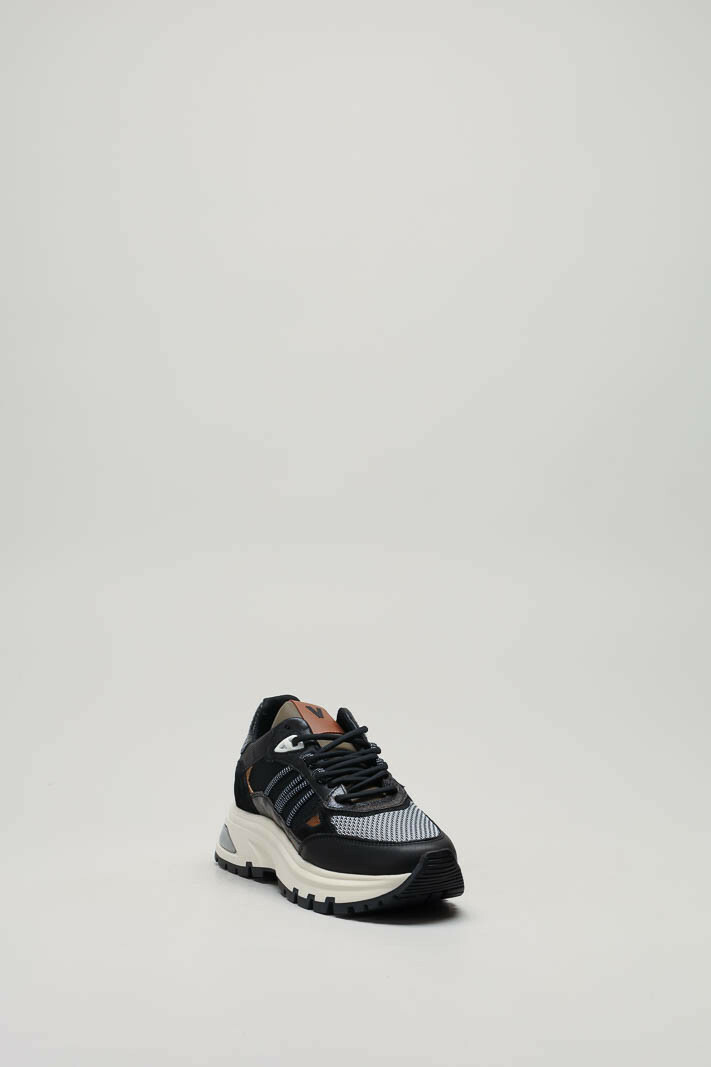 zoom in on Zwart Sneaker image Zwart Sneaker image