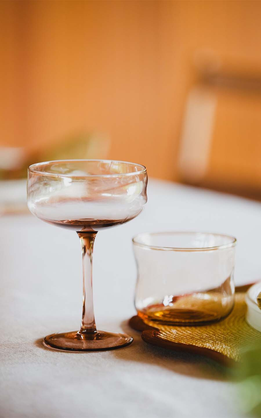 Bruin Servies en glazen image