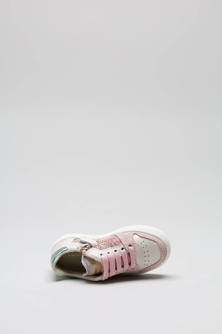 zoom in on Roze Sneaker image Roze Sneaker image