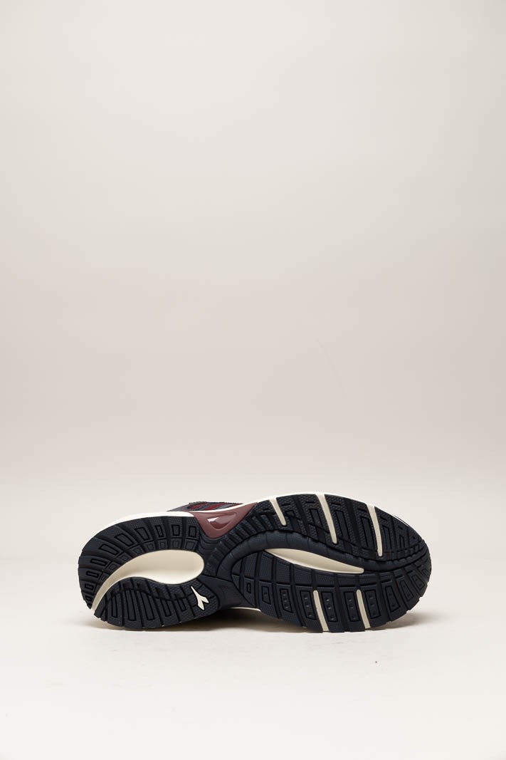 Bordeaux Sneaker image