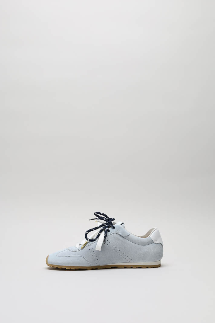 zoom in on Lichtblauw Sneaker image Lichtblauw Sneaker image