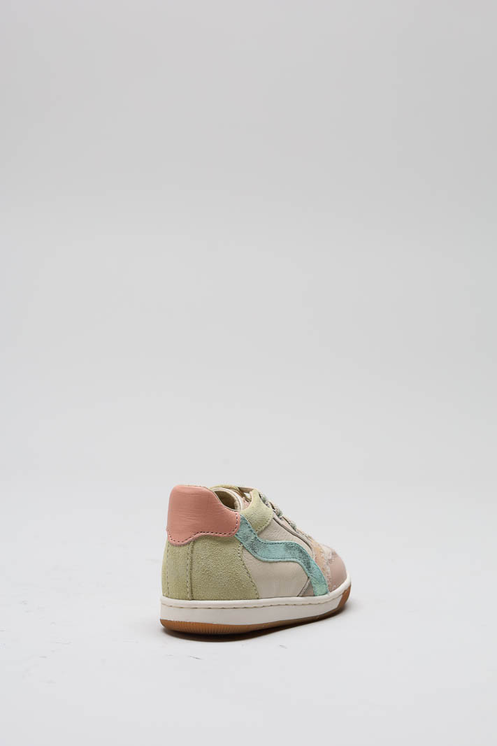 zoom in on Roze Sneaker image Roze Sneaker image