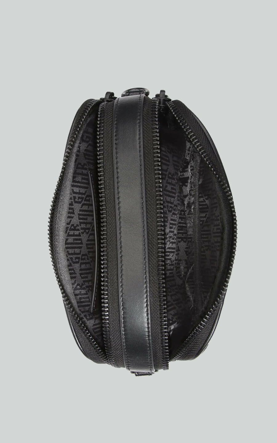 zoom in on Zwart Cross body image Zwart Cross body image