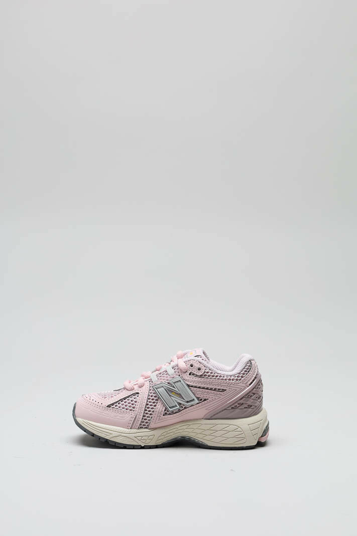zoom in on Roze Sneaker image Roze Sneaker image