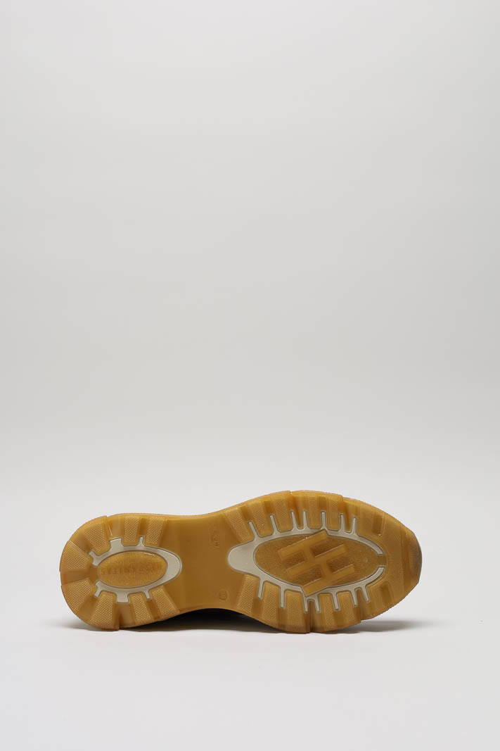 zoom in on Bruin Sneaker image Bruin Sneaker image