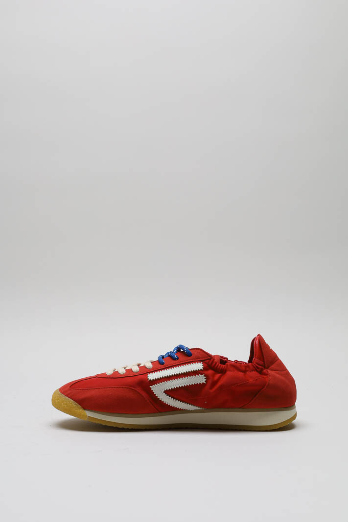 zoom in on Rood Sneaker image Rood Sneaker image