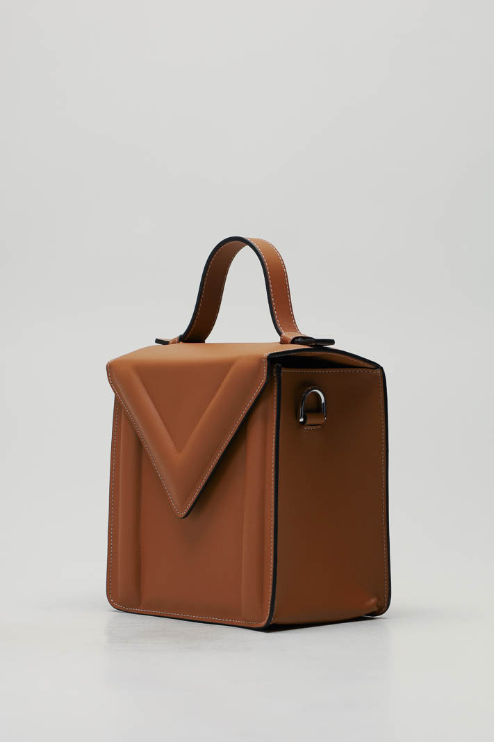 zoom in on Cognac Handtas image Cognac Handtas image