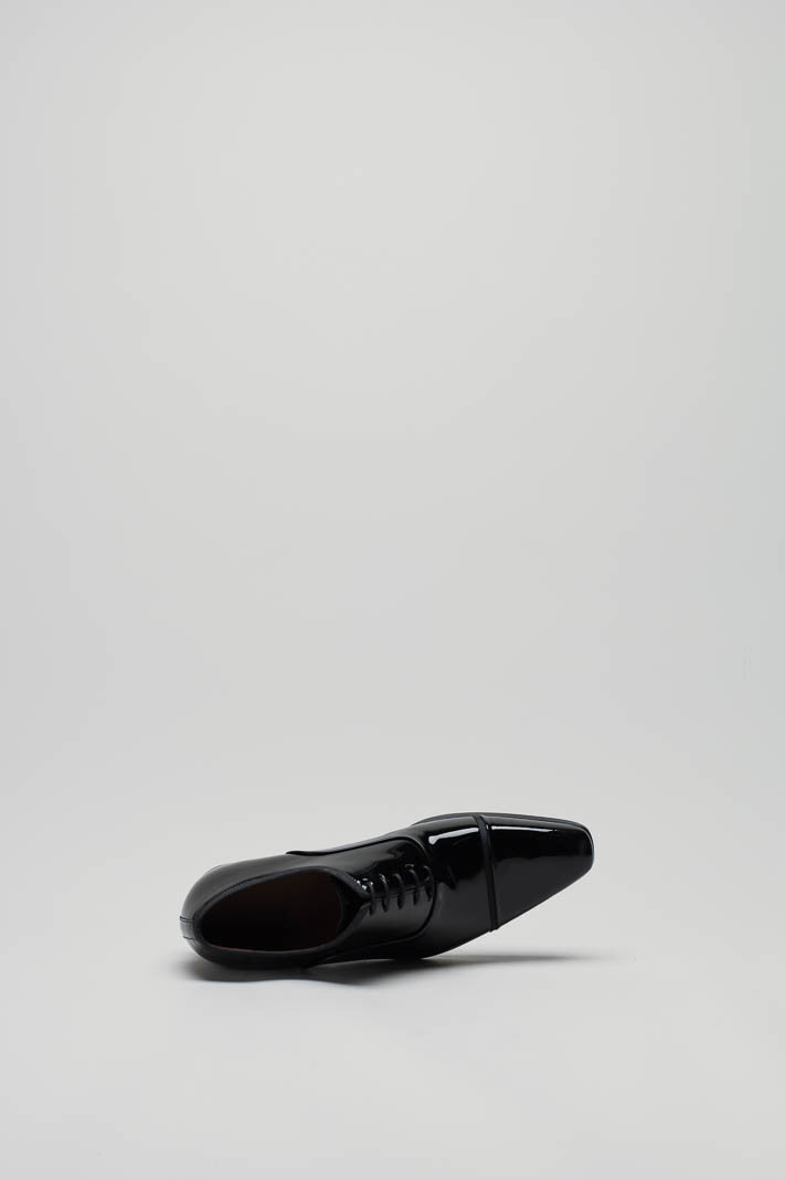 zoom in on Zwart Veterschoen image Zwart Veterschoen image